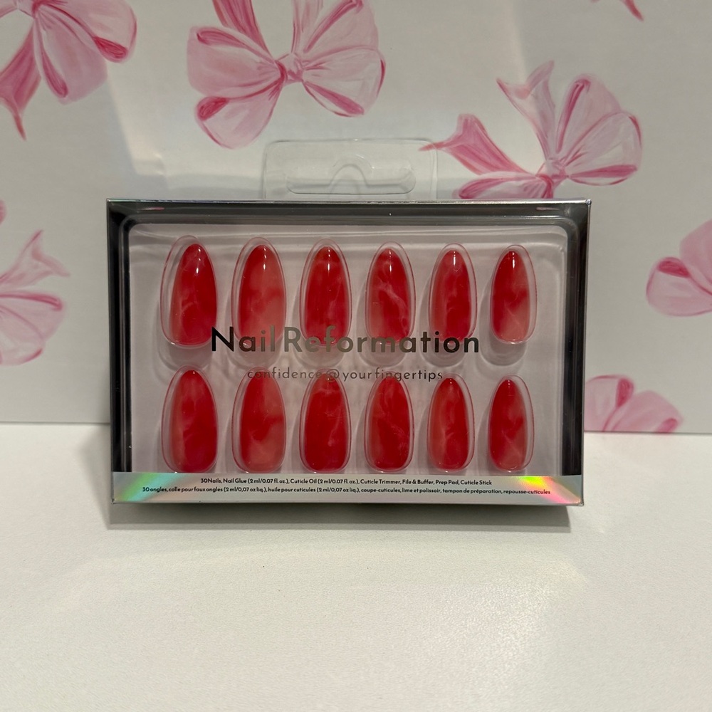 Nail Reformation Marble Design Medium‎ Almond Press-On Nails
